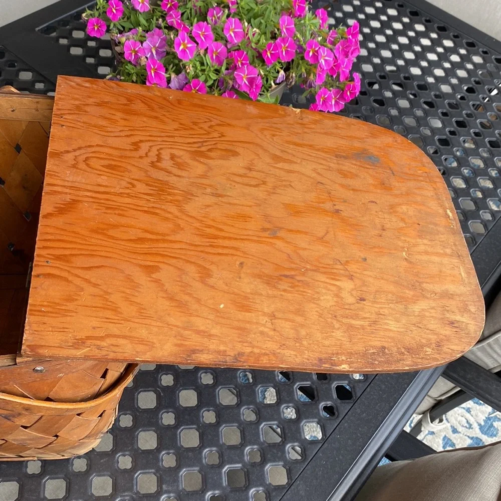 Vintage Woven Picnic Basket - Brown!
